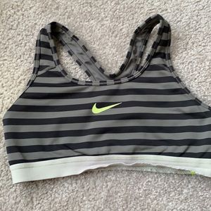 Nine sports bra size medium